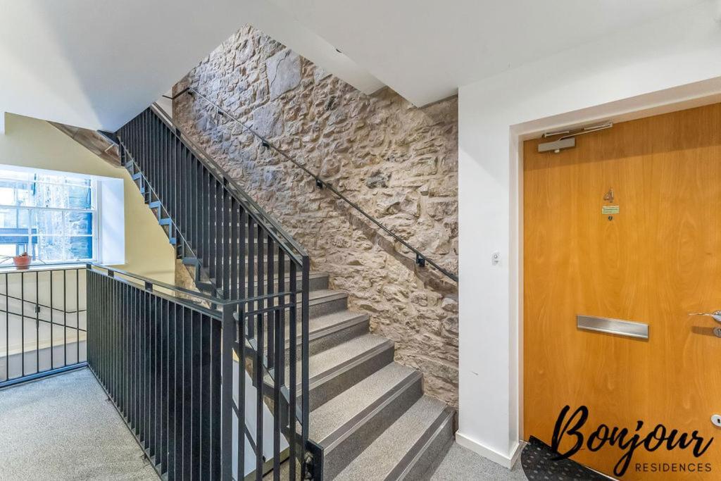 Spacious 2Br-1Ba - Grassmarket - Free Parking By Bonjour Residences Edinburgh Exterior photo